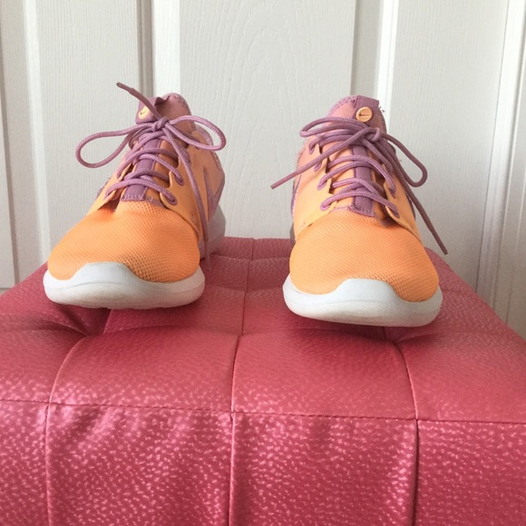 Great Used Condition Nike Sneakers - Picture 4 of 8